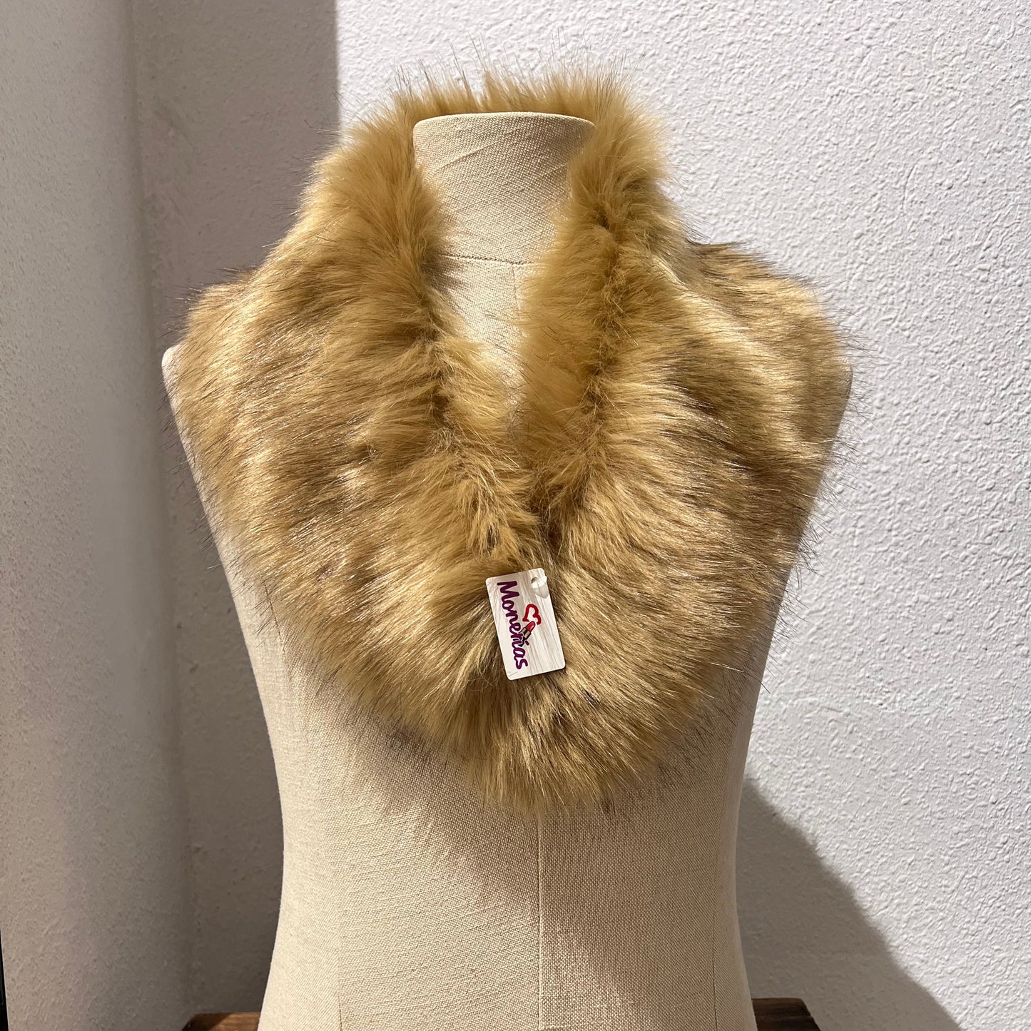 Cuello de pelo sintético