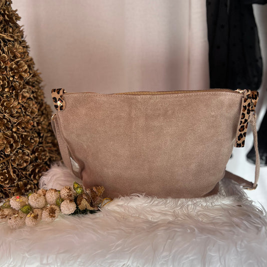 Bolso piel beige.
