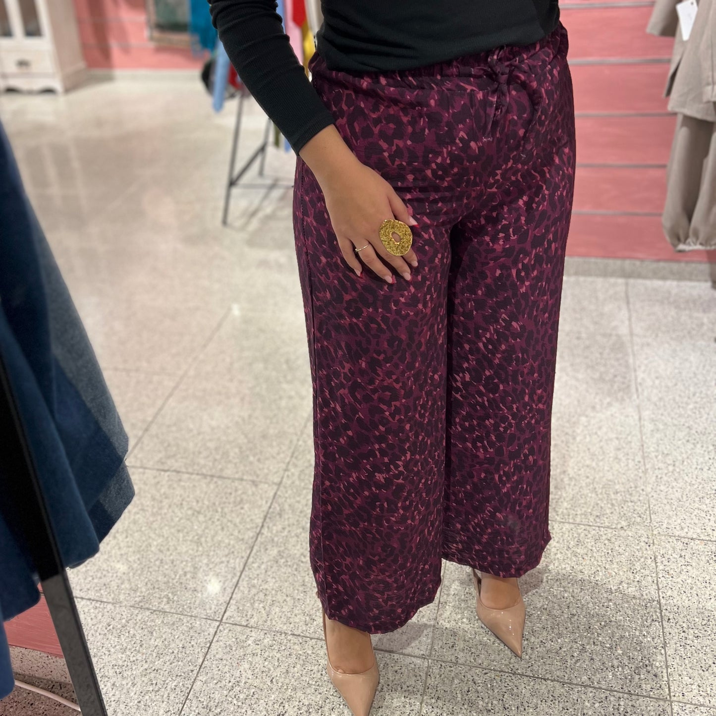 Pantalon animal print.