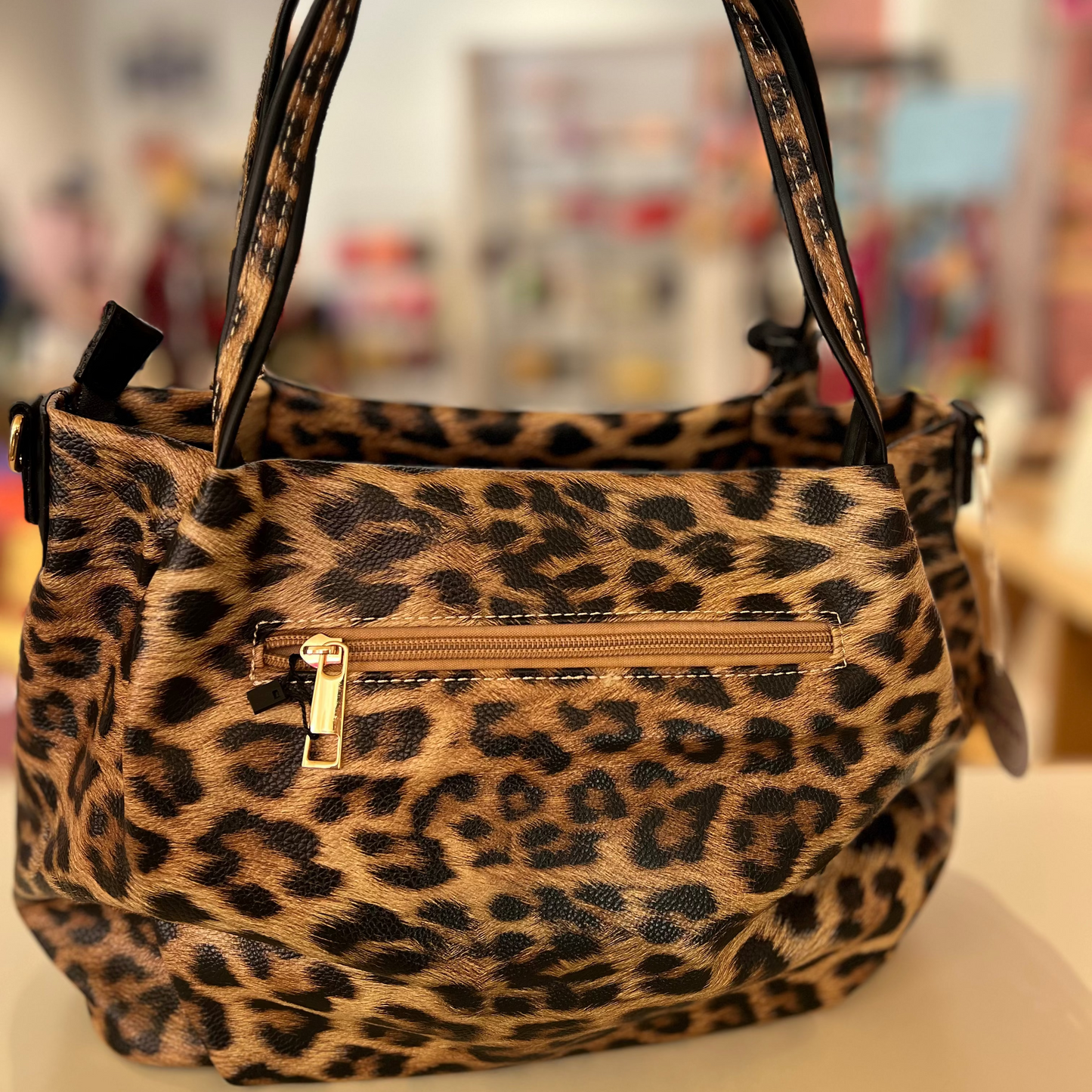 Bolso piel animal print.