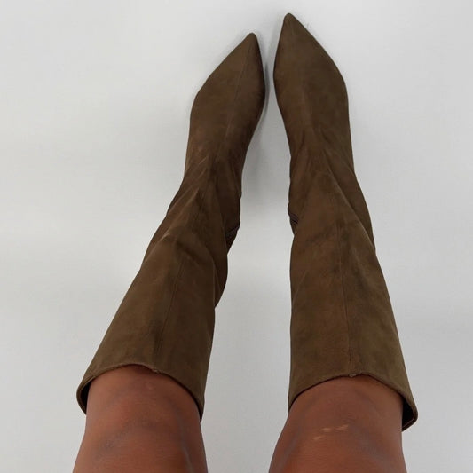 Botas marrones Grecia.